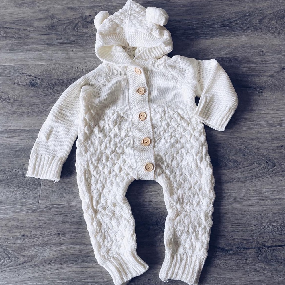 long sleeve buttoned down pom pom ears hood